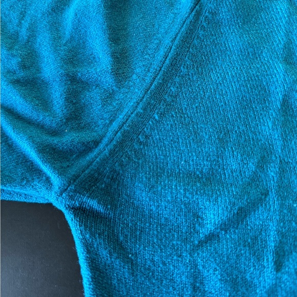 Vintage-Style Knit Polo Sweater – Bright Blue – Unisex Fit (No Tag) - Picture 8 of 9